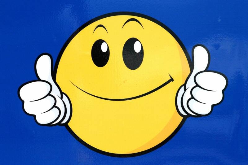 Clipart Smiley Face With Thumbs Up