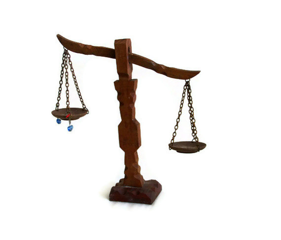 WOODEN law & justice WEIGHING SCALES Vintage by cabinetocurios