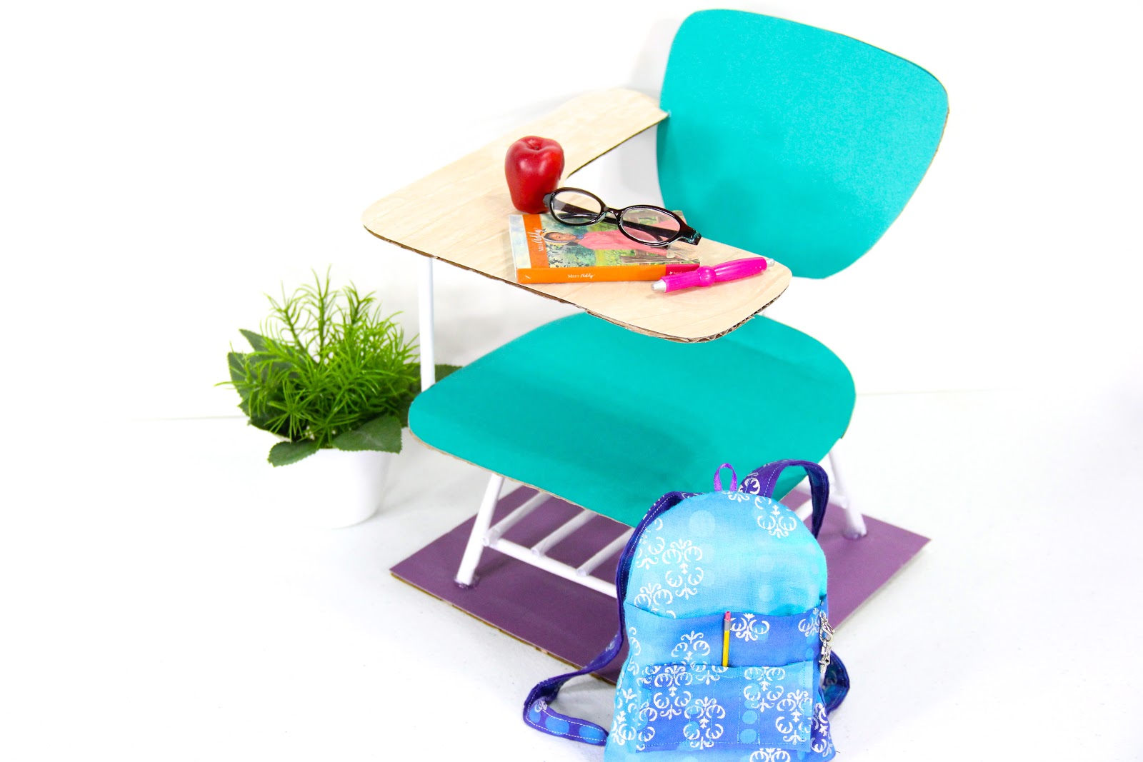 my-froggy-stuff-doll-desk-make-it-in-just-about-any-size-clipart