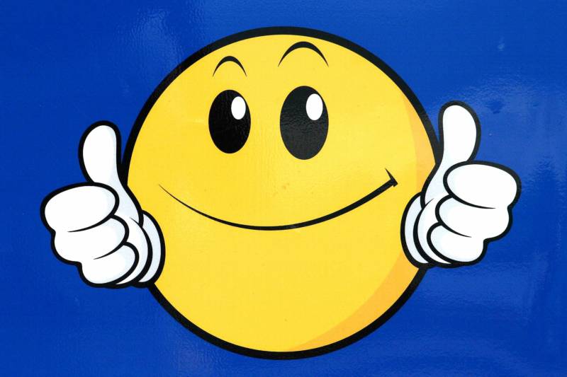 Smiley Face Clip Art Thumbs Up - Free Clipart Images