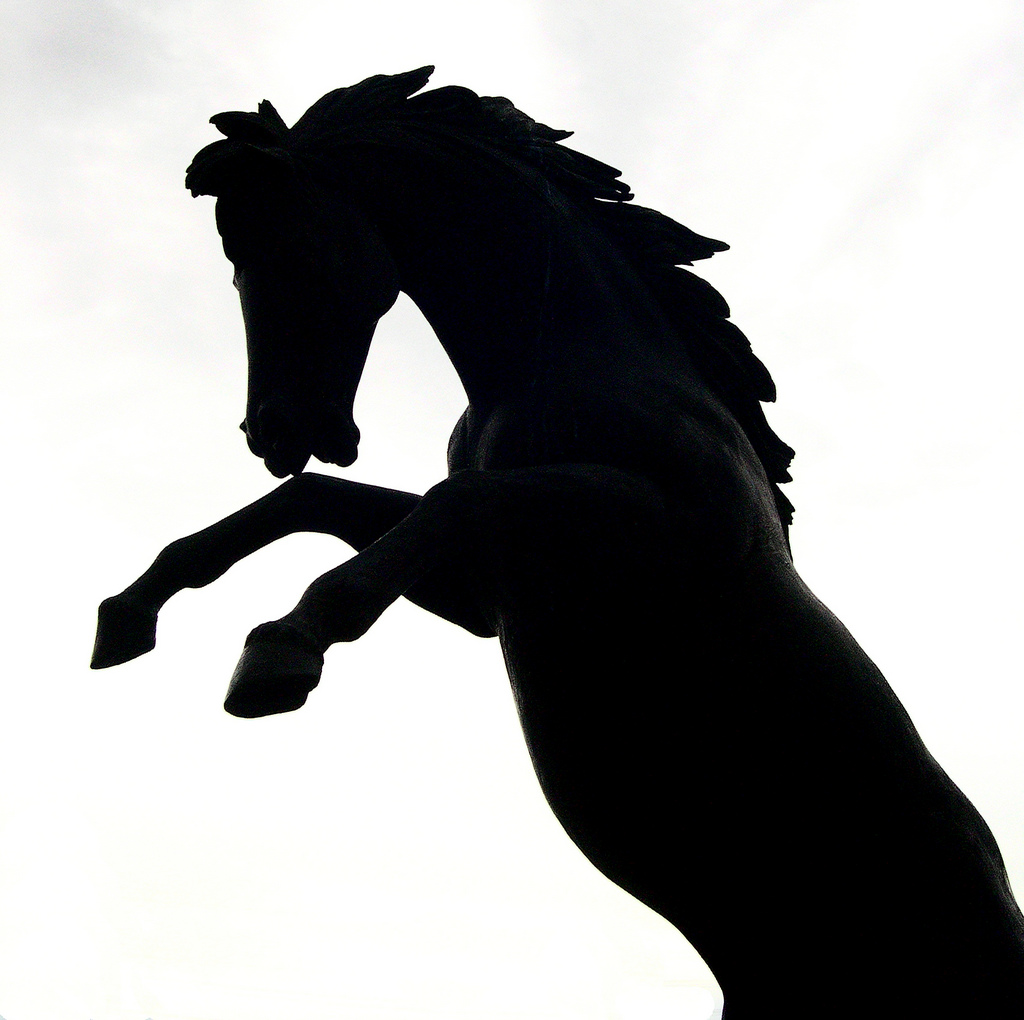 Bronco Silhouette | This is the bronco statue at Mile High F… | Flickr