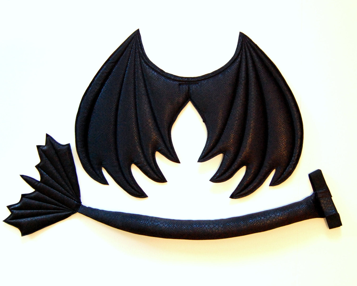 Black Dragon Wings and Tail set wire free Toothless by MightyBunny