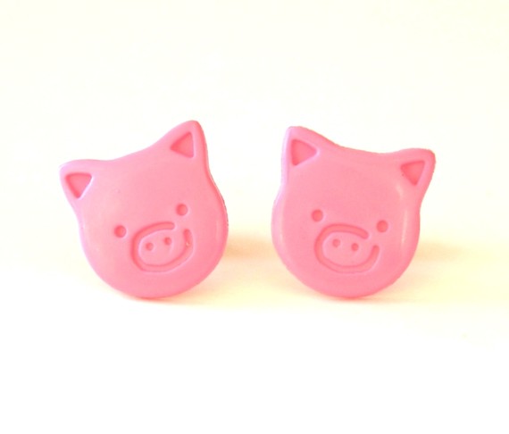 Pink Pig stud earrings in free capsule. 80s by ChocolateMintCrafts