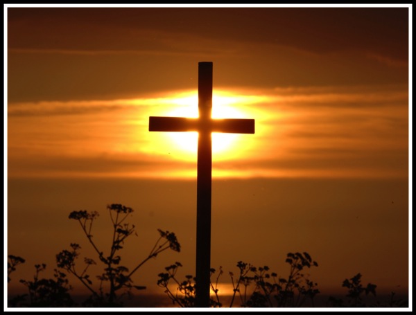 The Sun on The Cross | iChristian