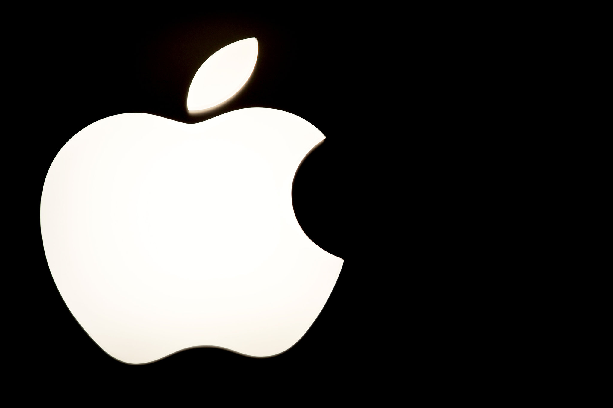 Apple Computers Hit by Sophisticated Cyberattack - The New York Times